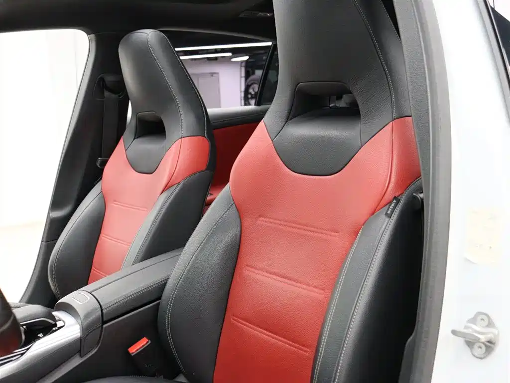 Mercedes-Benz A-Class AMG 2020 — фото 3