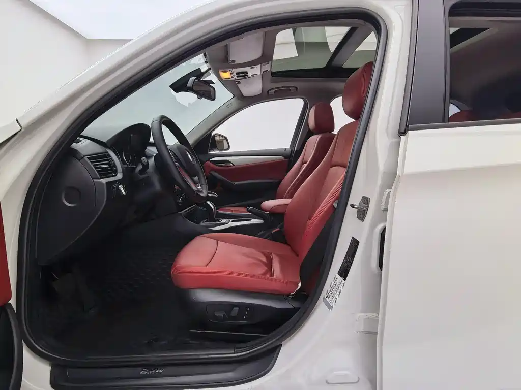 BMW X1 2015 — фото 13