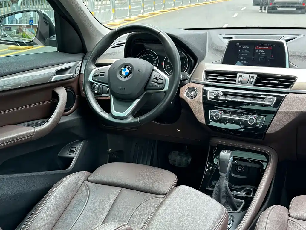 BMW X1 2018 — фото 12