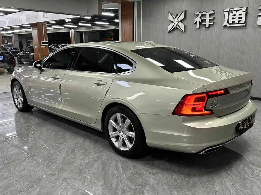Volvo S90 2018 — фото 10