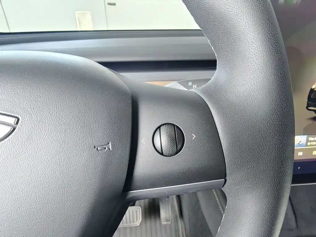 Tesla Model Y 2023 — фото 6