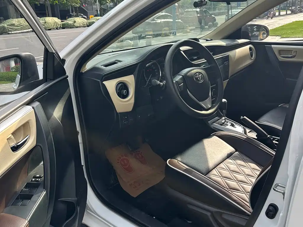 Toyota Corolla 2018 — фото 13