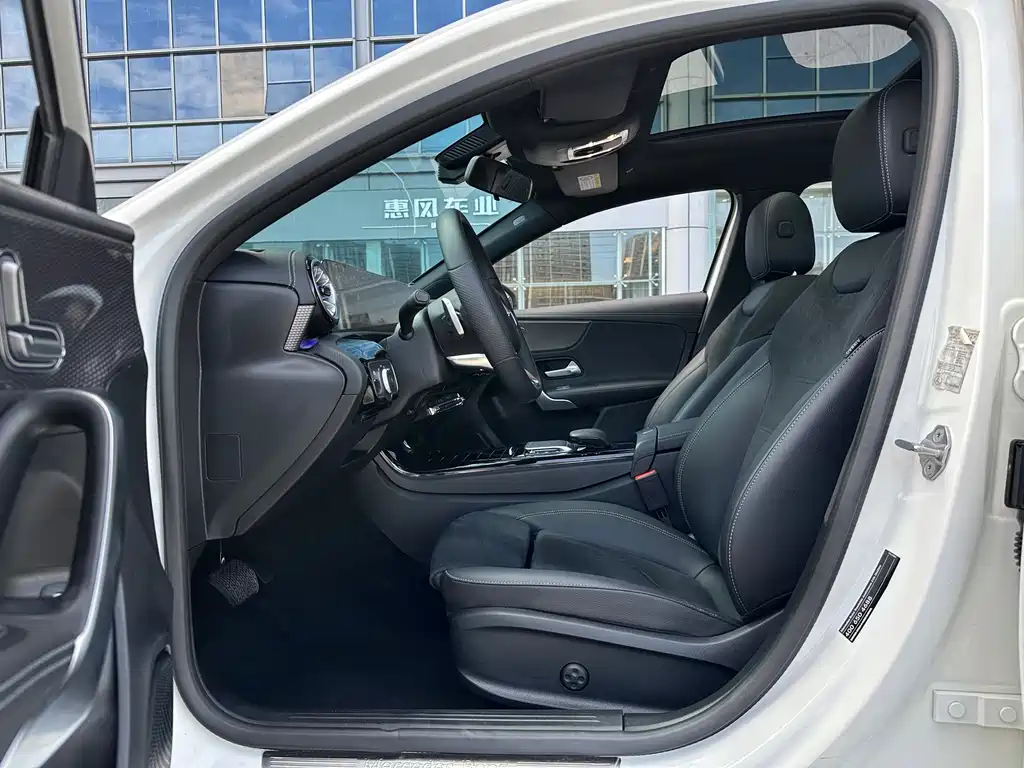 Mercedes-Benz A-Class 2022 — фото 16