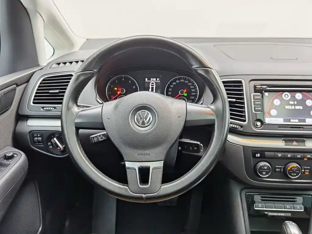 Volkswagen Sharan 2016 — фото 11