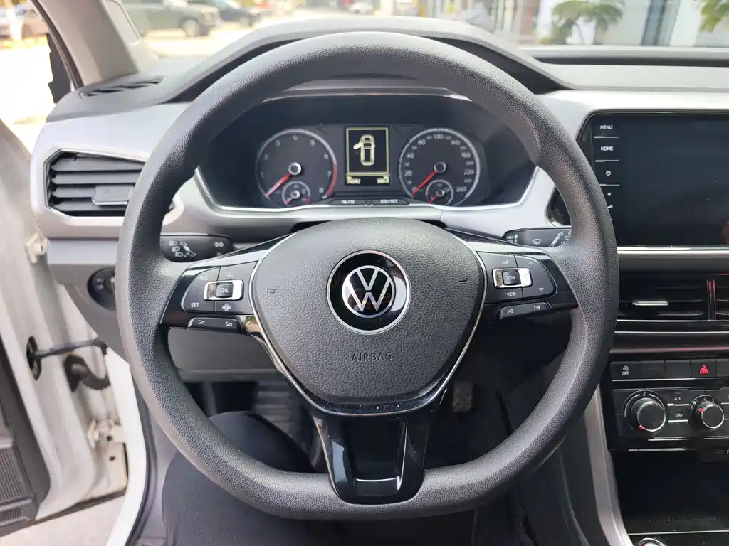 Volkswagen T-Cross 2021 — фото 10