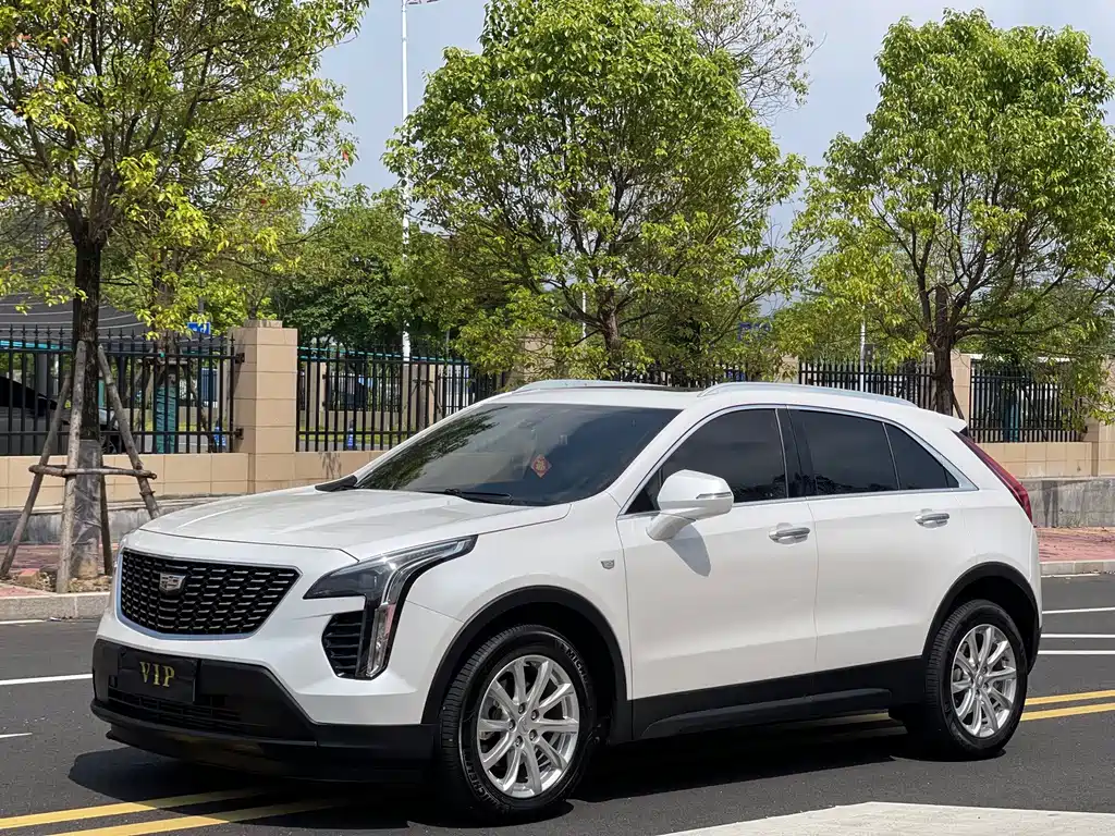 Cadillac XT4 2019 — фото 1
