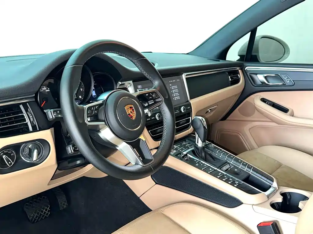 Porsche Macan 2019 — фото 10