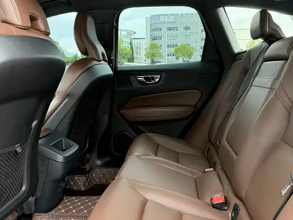 Volvo XC60 2021