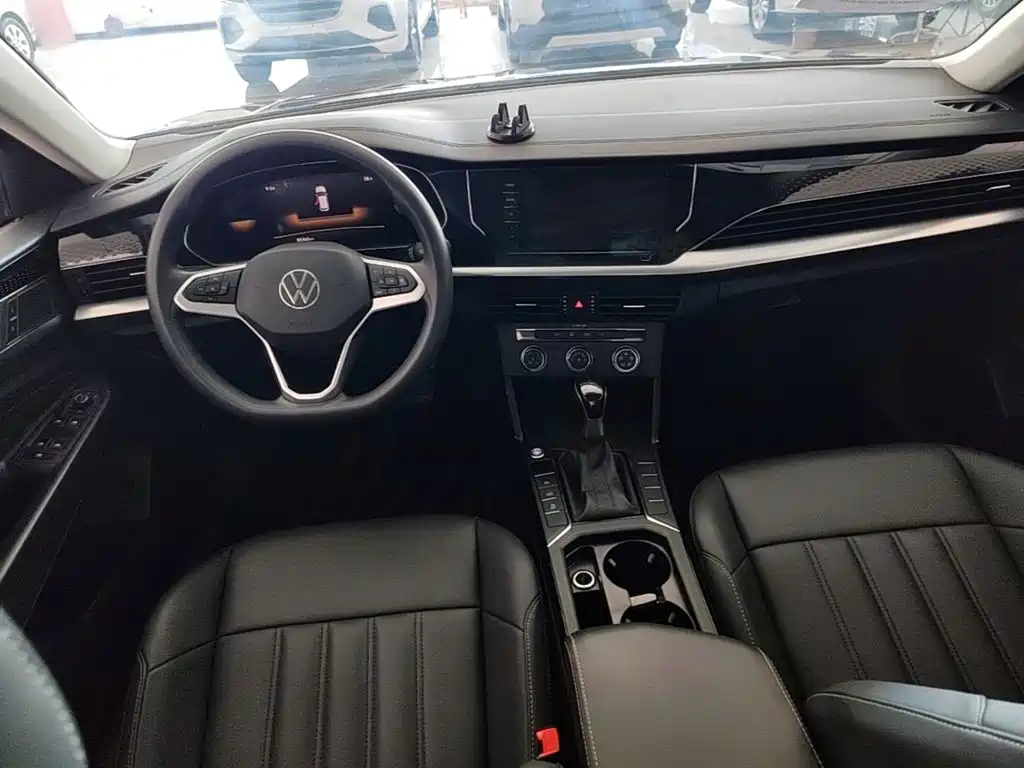 Volkswagen Passat 2023 — фото 10