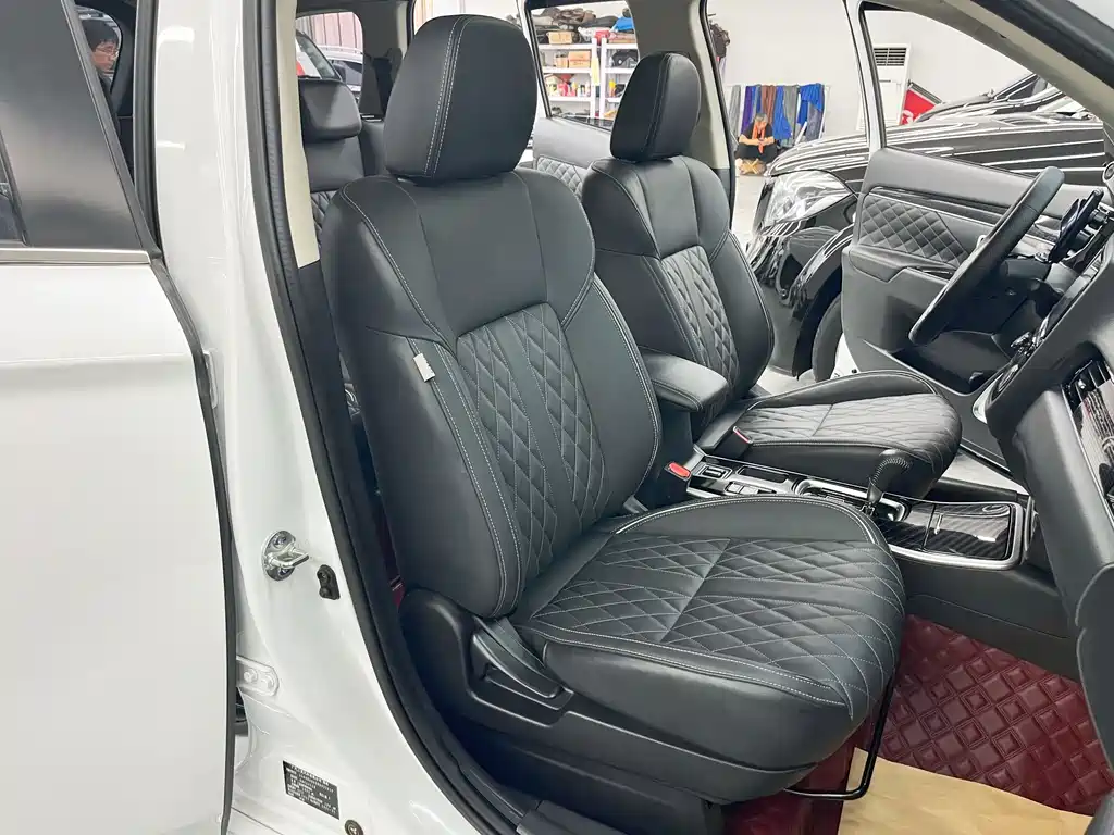 Mitsubishi Outlander 2021 — фото 17