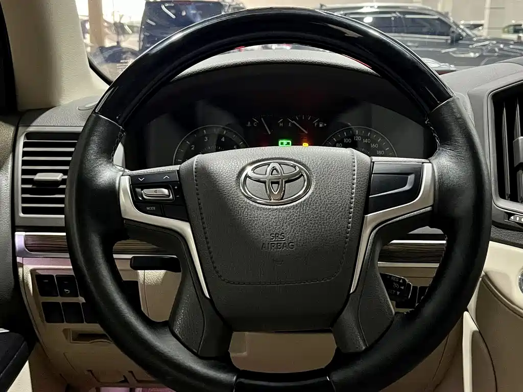 Toyota Land Cruiser 2019 — фото 9