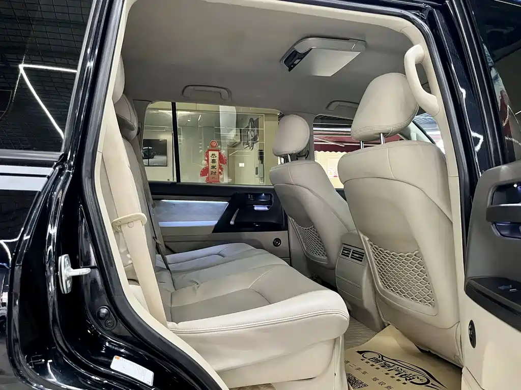Toyota Land Cruiser 2019 — фото 15