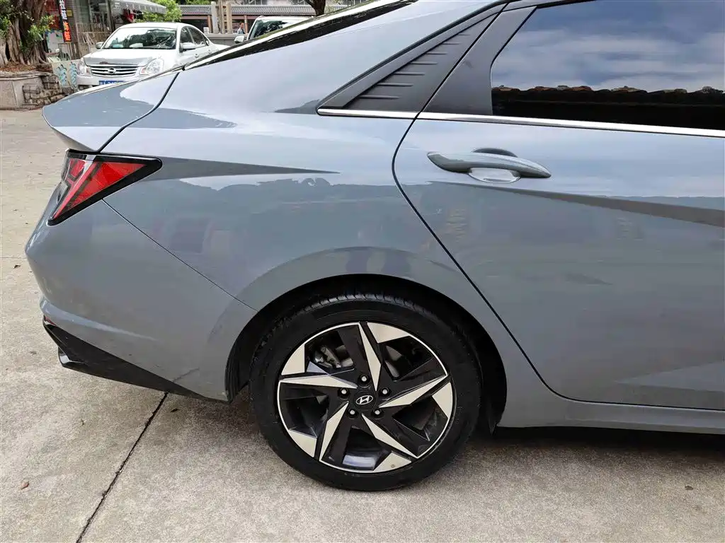 Hyundai Elantra 2021 — фото 29
