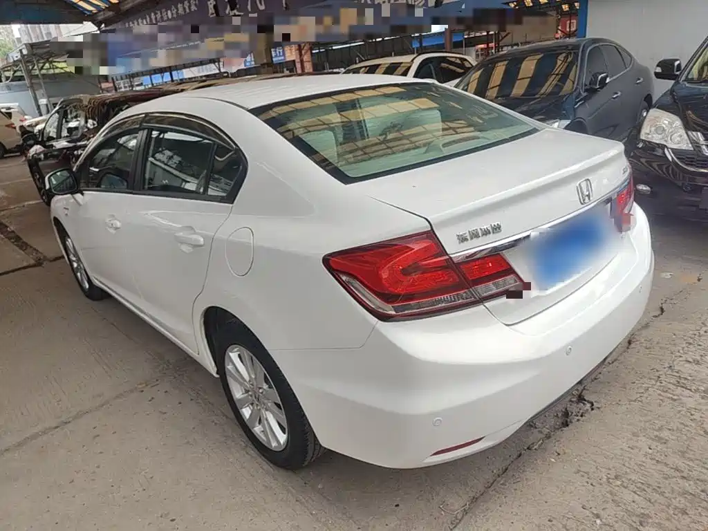Honda Civic 2015 — фото 5