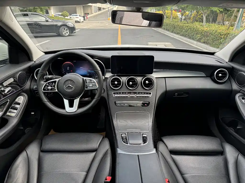 Mercedes-Benz C-Class 2019 — фото 14