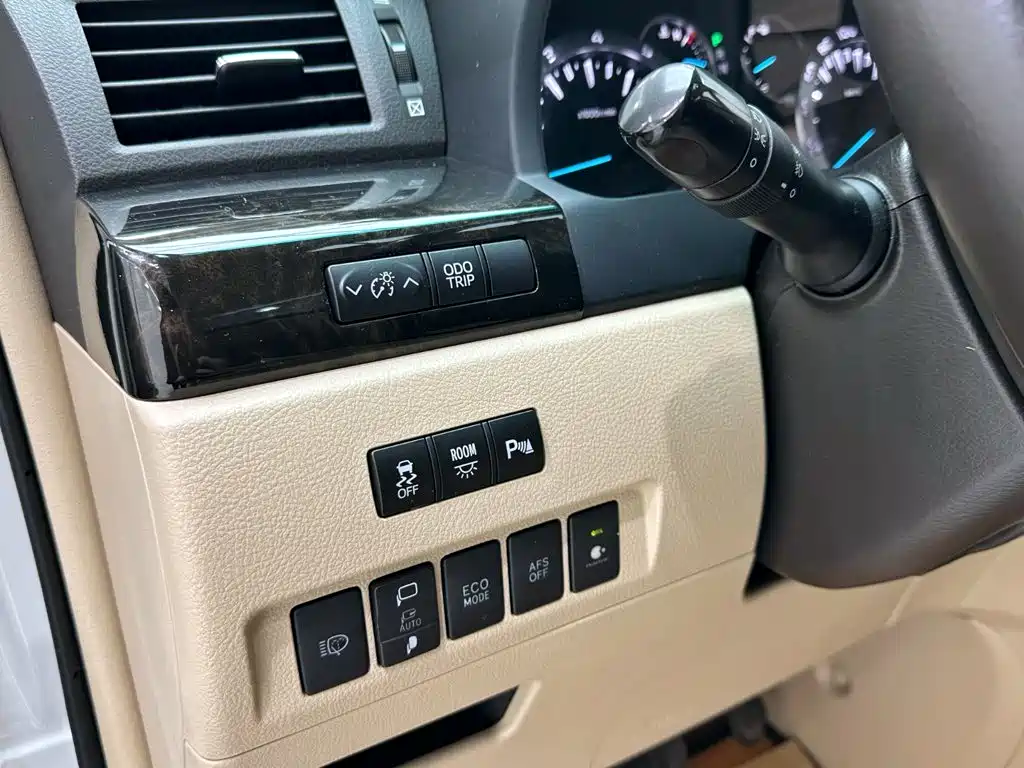 Toyota Alphard 2014 — фото 24