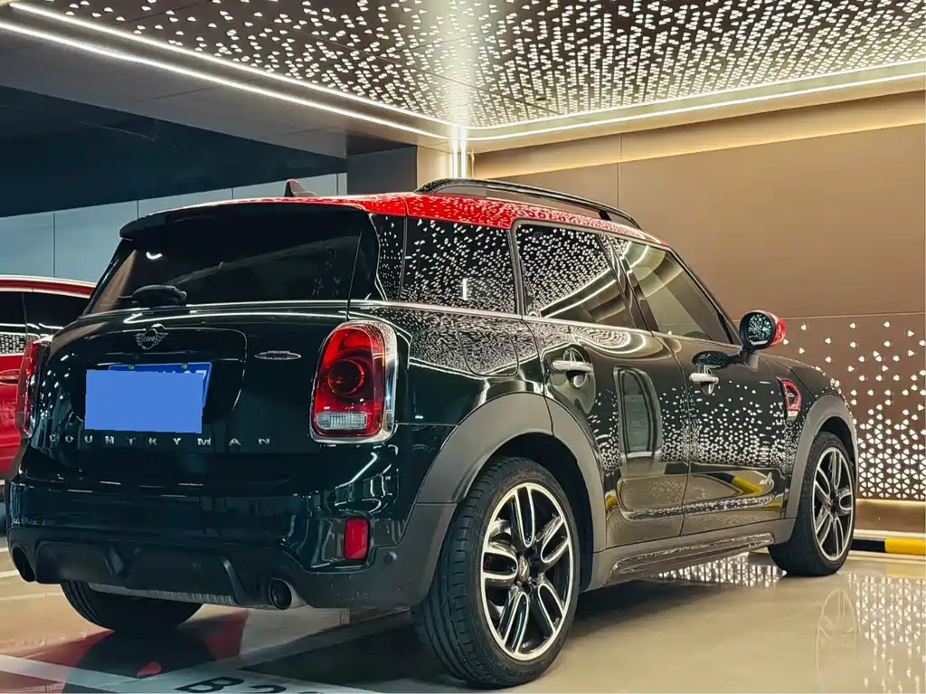 MINI JCW Countryman 2018 — фото 19