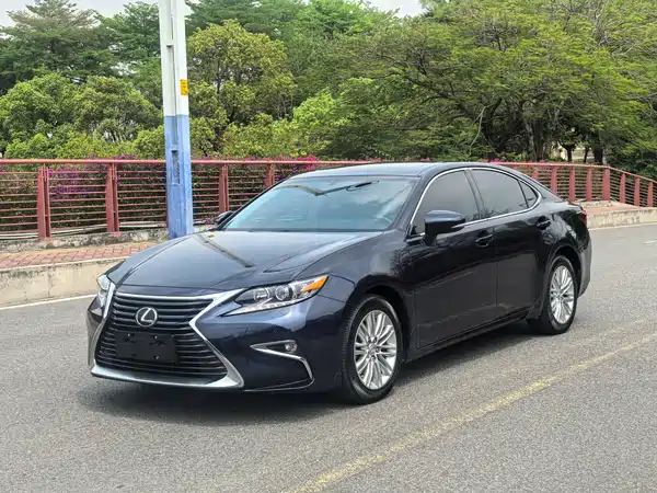 Lexus ES 2015