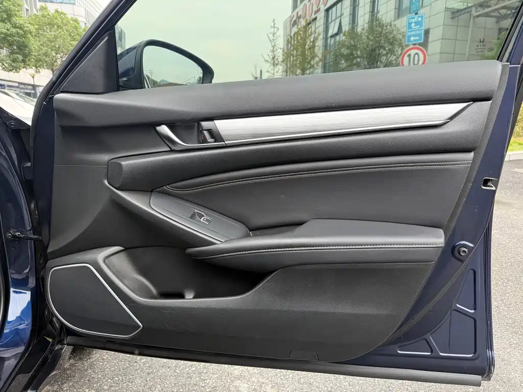 Honda Inspire 2021 — фото 12