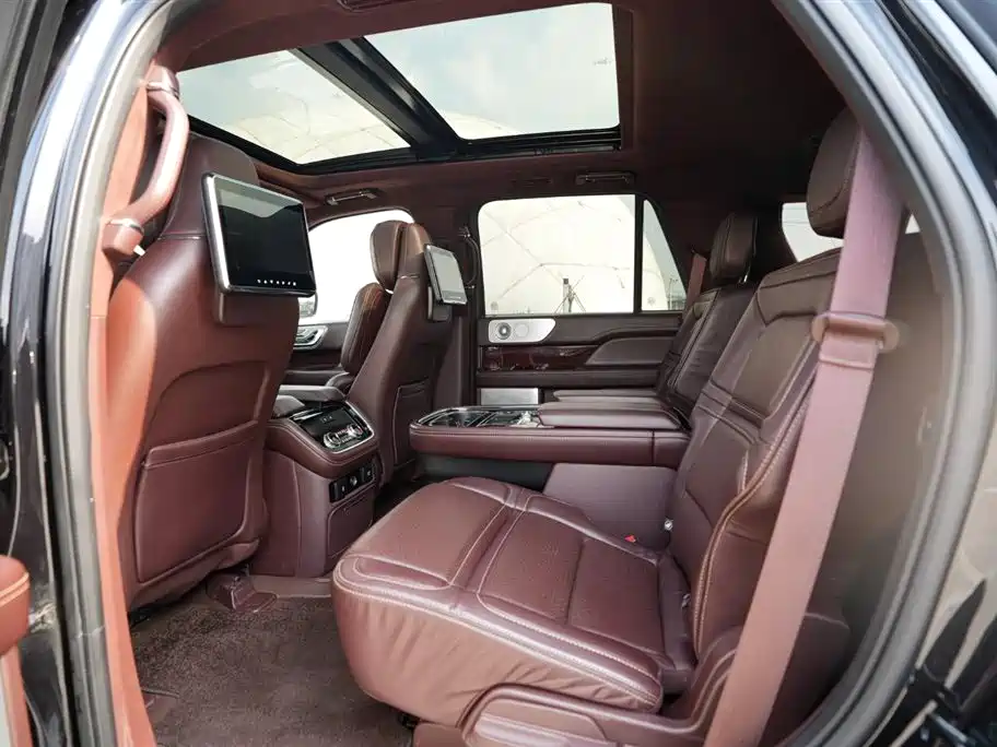 Lincoln Navigator 2019 — фото 14