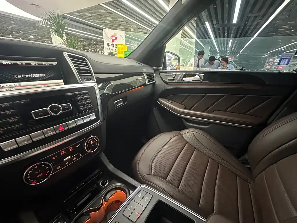 Mercedes-Benz GL-Class AMG 2015 — фото 12