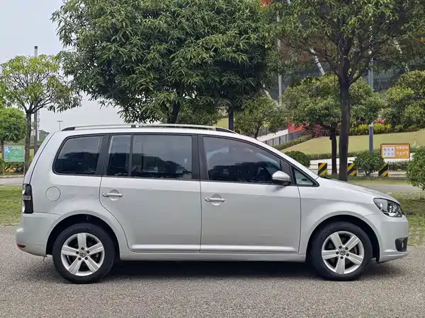 Volkswagen Touran 2015