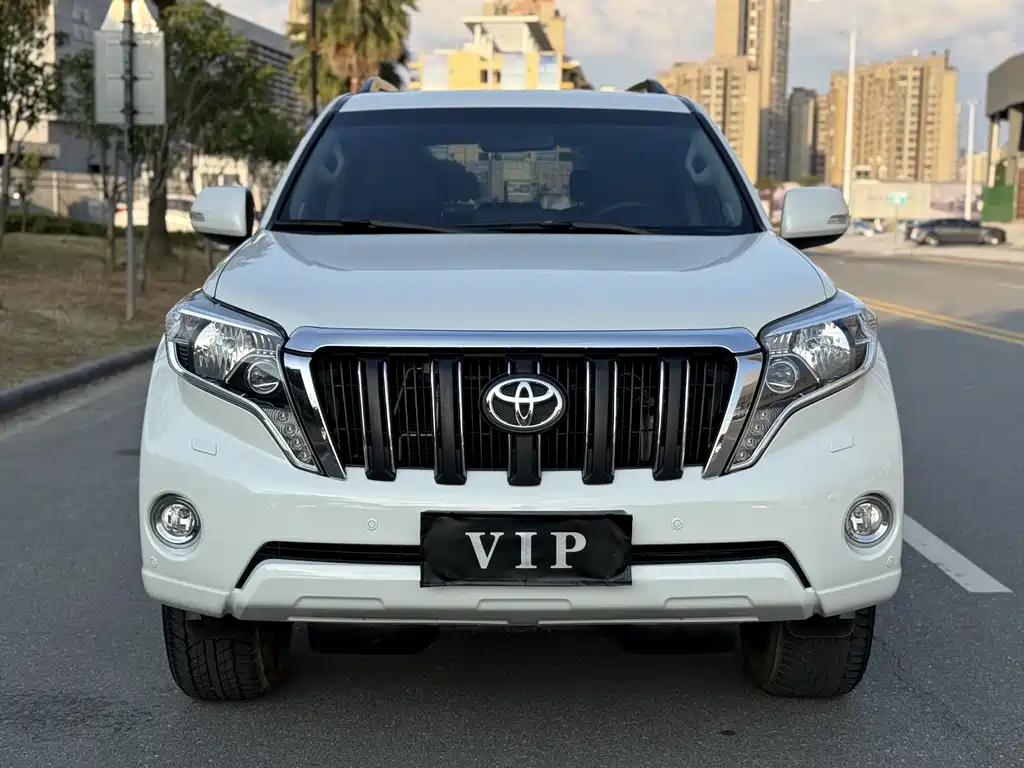 Toyota Prado 2017 — фото 2