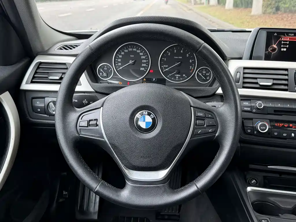 BMW 3 Series 2015 — фото 10