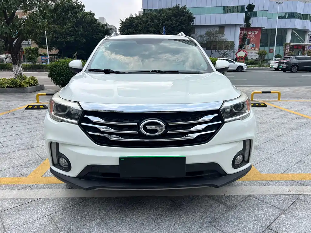 GAC Motor Trumpchi GS4 2015 — фото 3