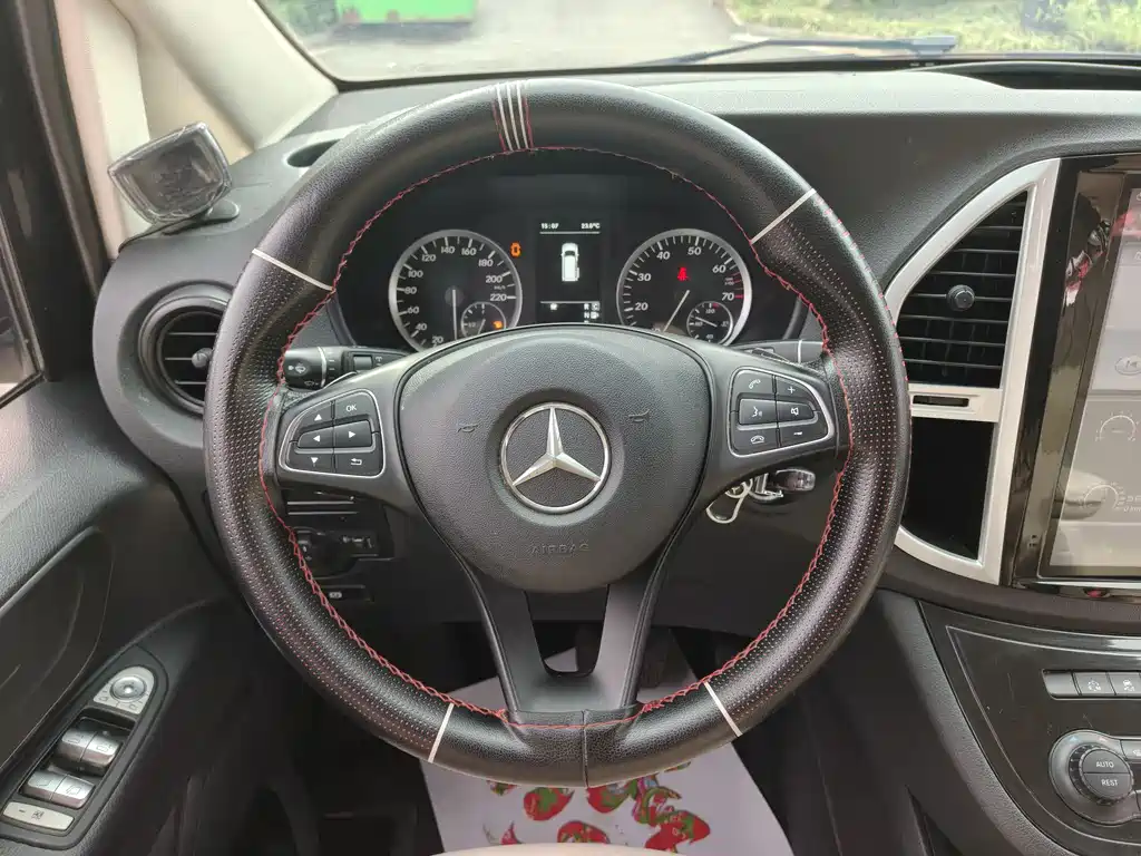 Mercedes-Benz Vito 2017 — фото 12