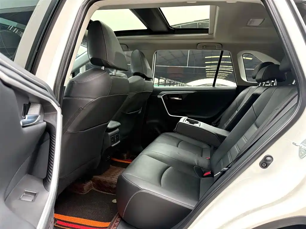 Toyota RAV4 2024