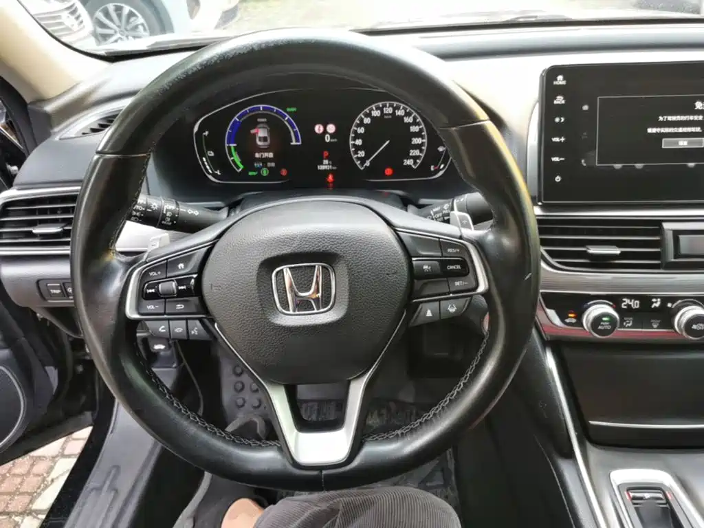 Honda Accord 2022 — фото 11