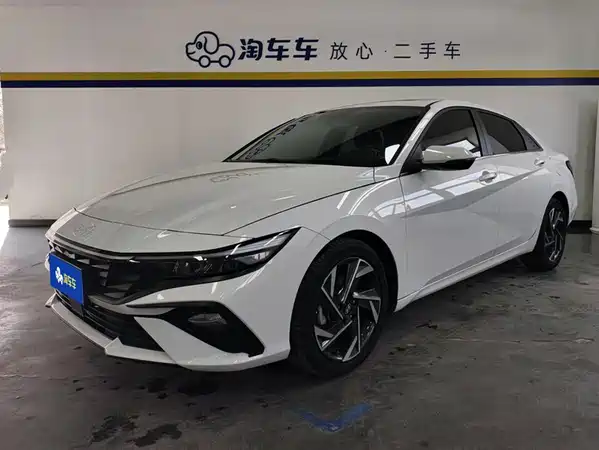 Hyundai Elantra 2024