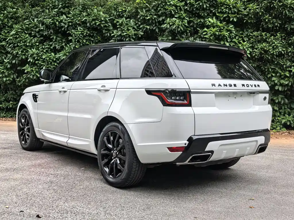 Land Rover Range Rover Sport 2016 — фото 13
