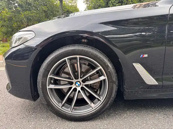 BMW 5 Series 2023