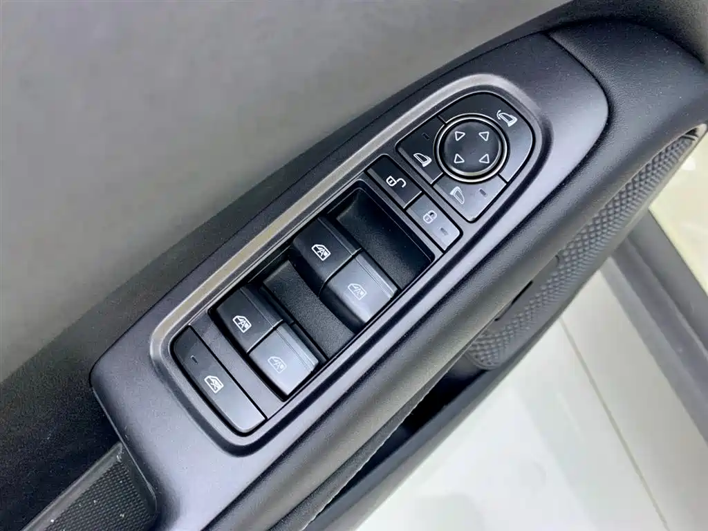 BYD Seal 06 2025 — фото 28