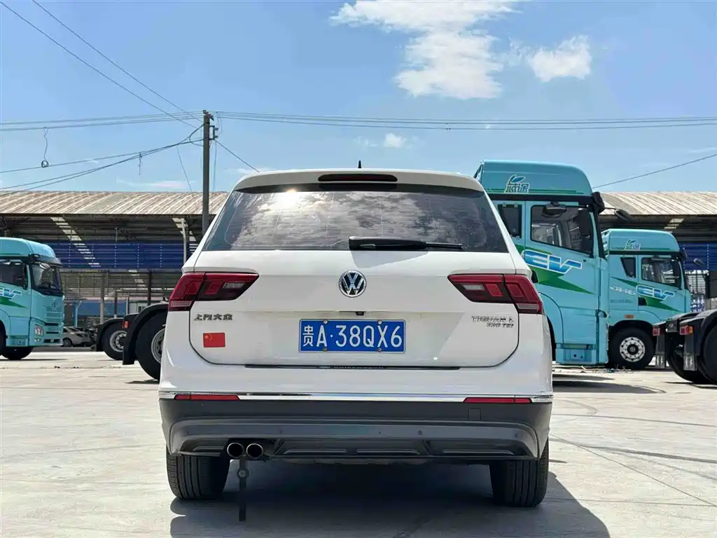 Volkswagen Tiguan L 2017 — фото 6