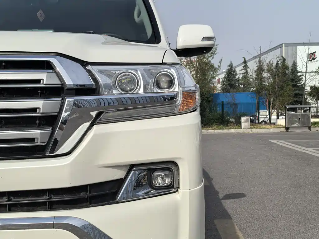 Toyota Land Cruiser 2019 — фото 10