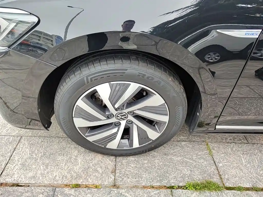 Volkswagen Passat PHEV 2023 — фото 23