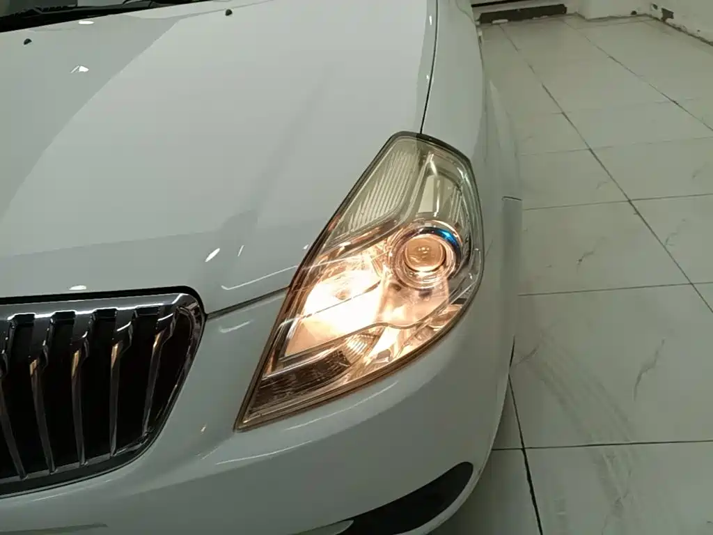 Buick Excelle 2015 — фото 24