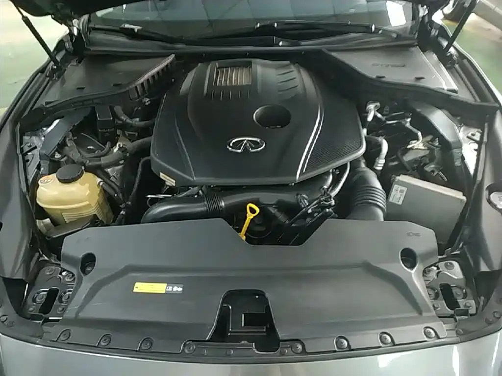 Infiniti Q50L 2015 — фото 20
