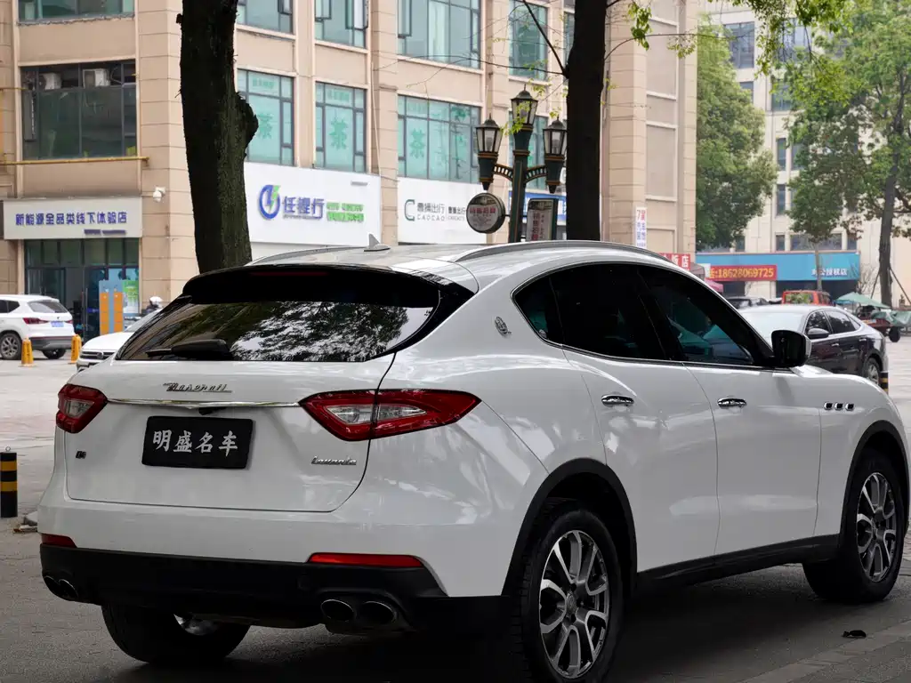 Maserati Levante 2019 — фото 20