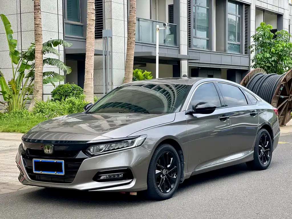 Honda Accord 2021 — фото 1