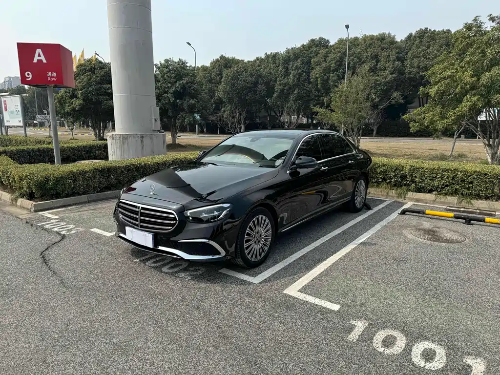 Mercedes-Benz E-Class 2023