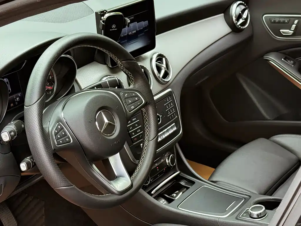 Mercedes-Benz CLA 2018 — фото 13