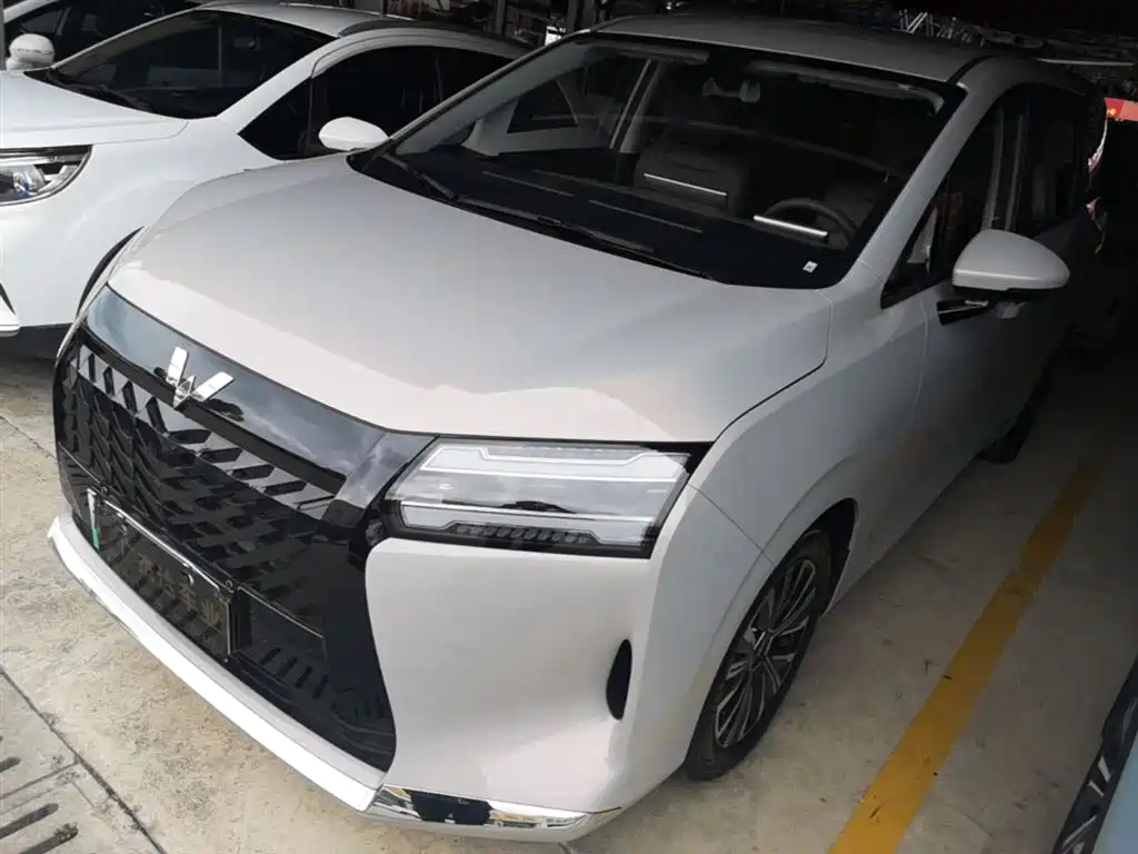 Wuling Starlight 730 EV 2025