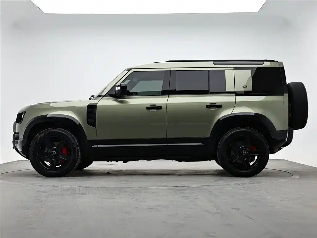 Land Rover Defender 2021 — фото 6