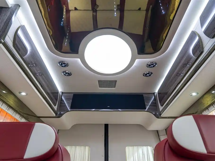 Mercedes-Benz Sprinter 2015 — фото 23