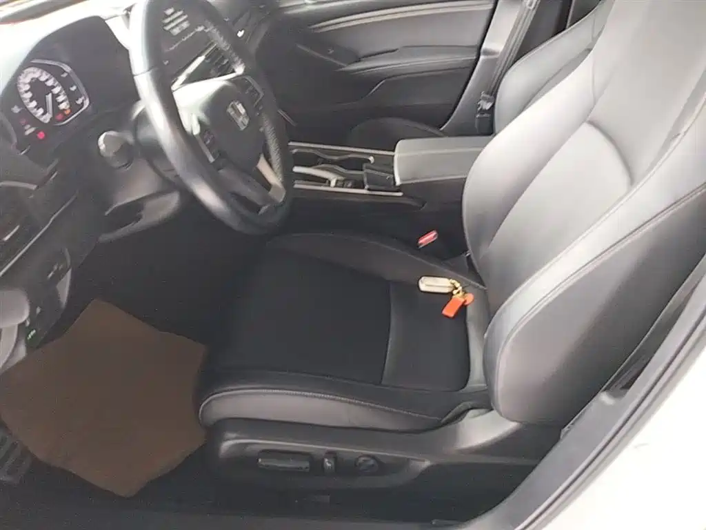 Honda Accord 2022 — фото 15