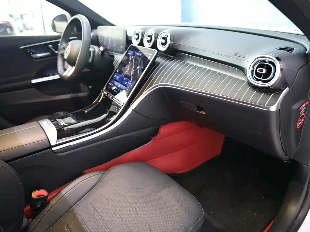 Mercedes-Benz C-Class 2025 — фото 15